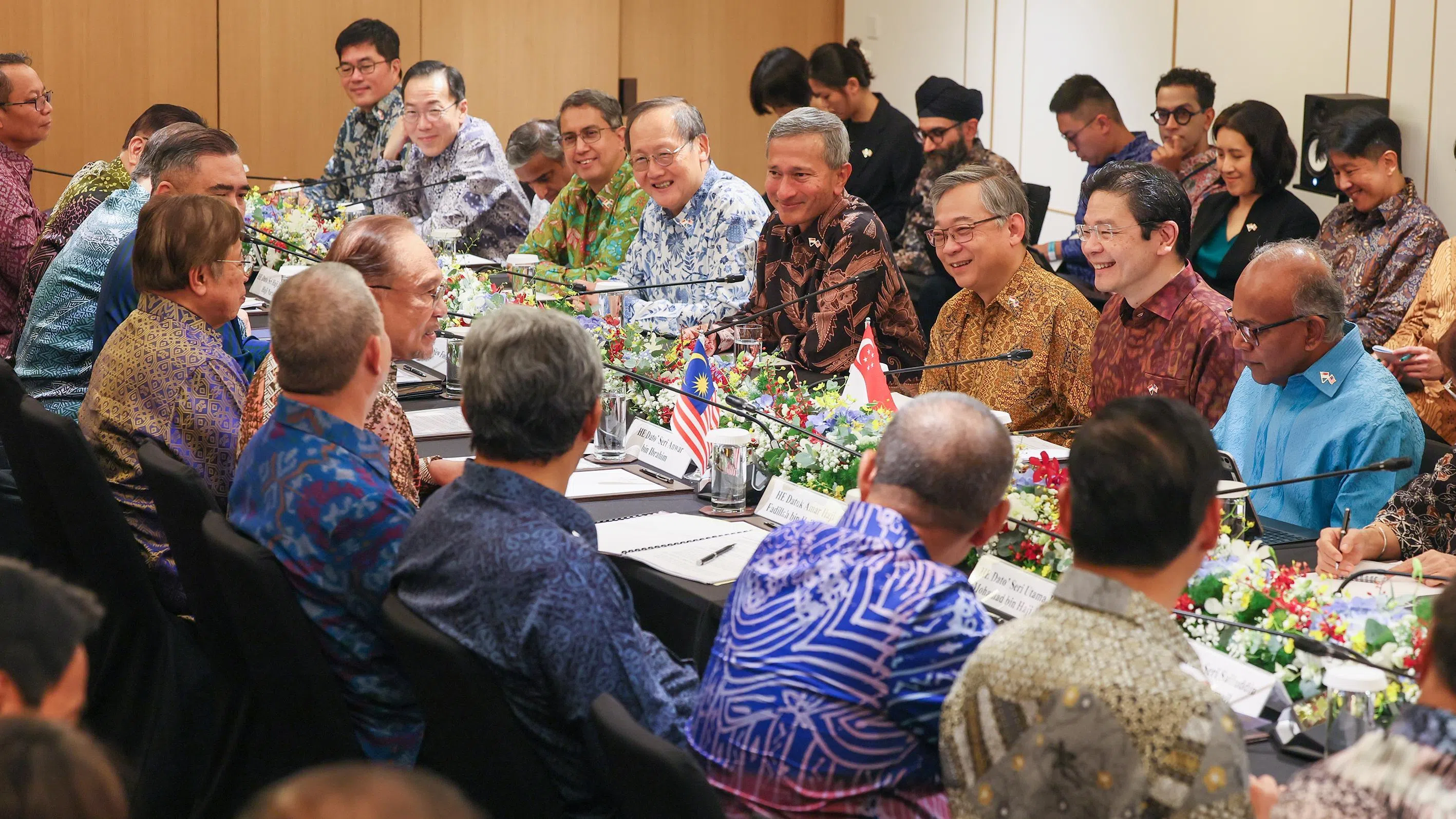 Prime Minister Lawrence Wong and his Malaysian counterpart Anwar Ibrahim, along with the delegations from Singapore and Malaysia, were dressed in batik at the 12th Singapore-Malaysia Leaders’ Retreat on Dec 4.