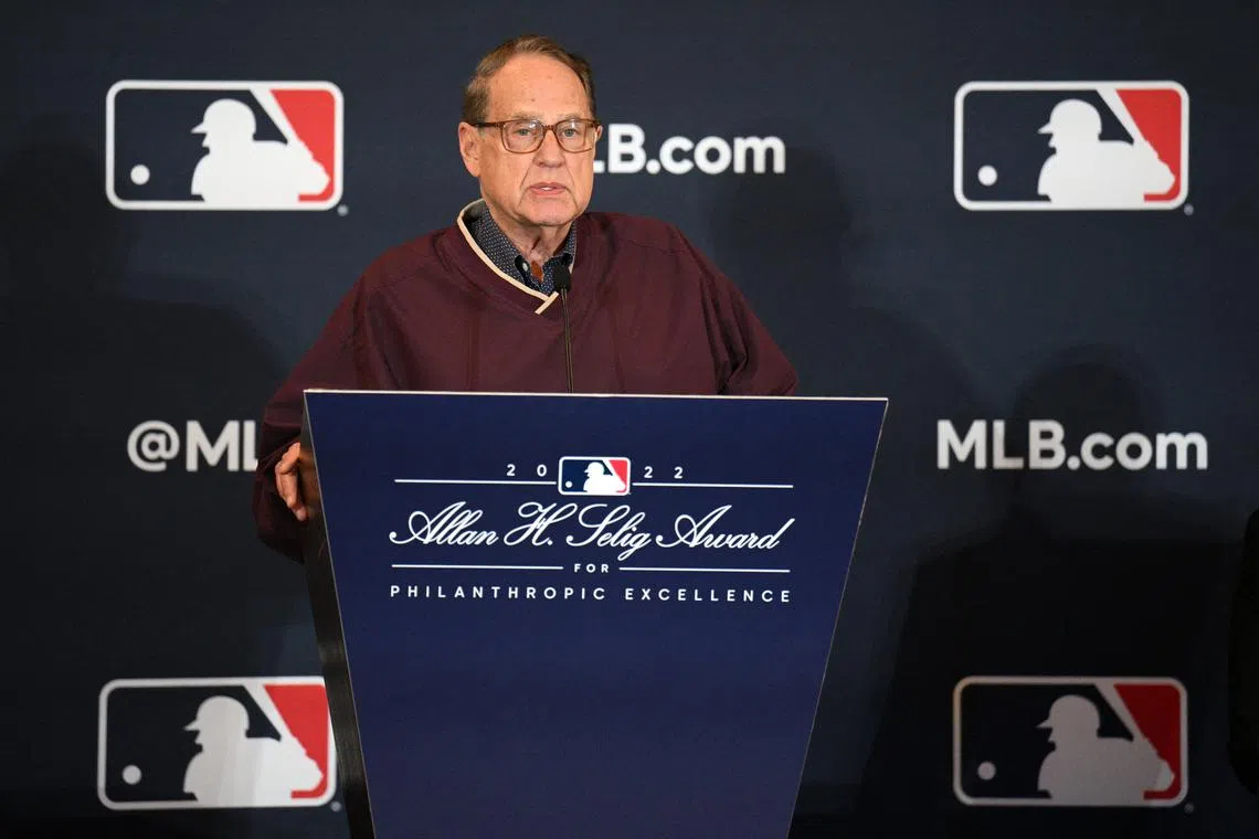 FILE PHOTO: Dec 7, 2022; San Diego, CA, USA; Chicago White Sox owner Jerry Reinsdorf speaks to the media after the White Sox received the Allan H. Selling Award for philanthropic excellence during the 2022 MLB Winter Meetings at Manchester Grand Hyatt. Mandatory Credit: Orlando Ramirez-USA TODAY Sports/File Photo