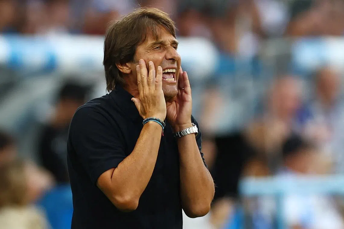 Soccer Football - Serie A - U.S. Sassuolo v Napoli - Mapei Stadium - Citta del Tricolore, Reggio Emilia, Italy - August 23, 2025  Napoli coach Antonio Conte reacts REUTERS/Ciro De Luca