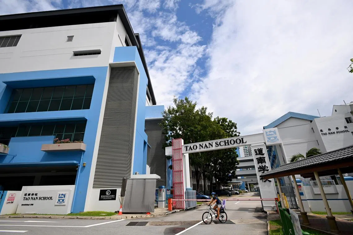 ST20211118-202166655423-Lim Yaohui-Ang Qing-aqtaonan19/
Tao Nan School celebrates 115th Anniversary with the Opening of Innovation Oasis by Minister Tan See Leng on Nov 18, 2021.
Guest-of-Honour, Minister for Manpower & Second Minister for Trade and Industry Dr Tan See Leng will officiate the opening of the Innovation Oasis, a dedicated learning space for future skills in the areas of digital technology, sustainable living and entrepreneurship, to better prepare students for life. Additionally, Minister Tan will view the history of Tao Nan School through augmented reality quizzes and interact with Tao Nan School students.
In celebration of Tao Nan School 115th Anniversary, Tao Nan School alumni, parents, students, and Singapore Hokkien Huay Kuan members collectively raised $11,500 each for two charities. Minister Tan will be invited to present a $11,500 cheque to Lions Befrienders and another of the same amount to Club Rainbow.
(ST PHOTO: LIM YAOHUI)