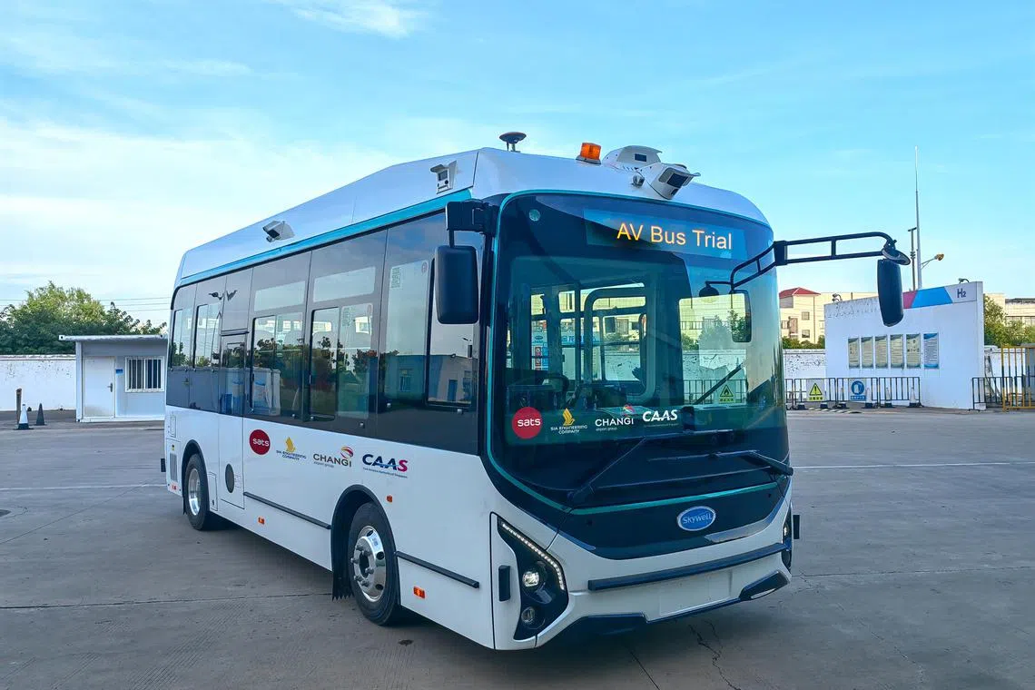 yfbus17 - An autonomous bus that will be trialled at Changi Airport from the third quarter of 2024 to transport airport workers around the airside, which is the area of the airport where loading and unloading of aircraft, as well as take-offs and landings, take place.

Credit: Sats