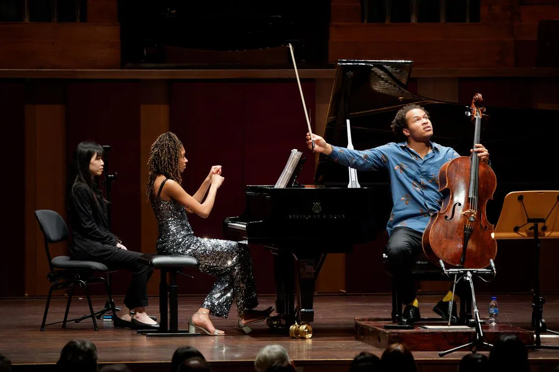 Cellist Sheku Kanneh-Mason accompanied by sister Isata played a very enjoyable programme of three Romantic sonatas. 