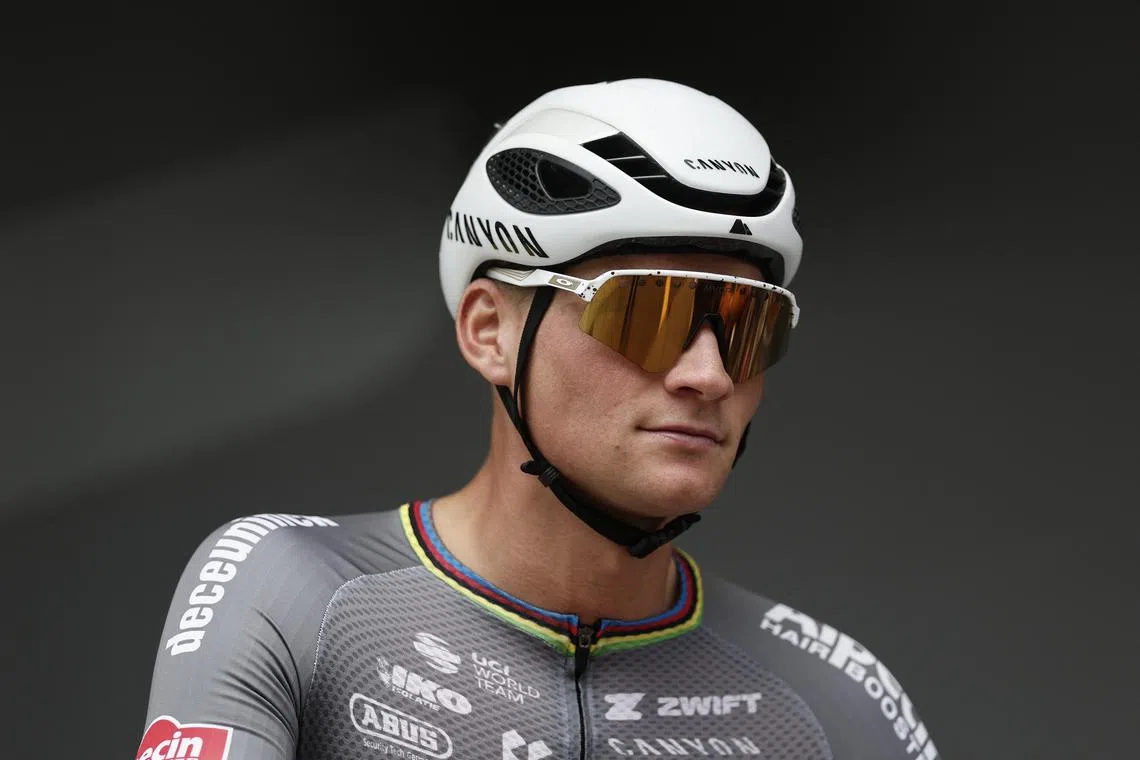 FILE PHOTO: Cycling - Tour de France - Stage 15 - Muret to Carcassonne - Muret, France - July 20, 2025 Alpecin-Deceuninck's Mathieu Van Der Poel before the start of Stage 15 REUTERS/Benoit Tessier/File Photo