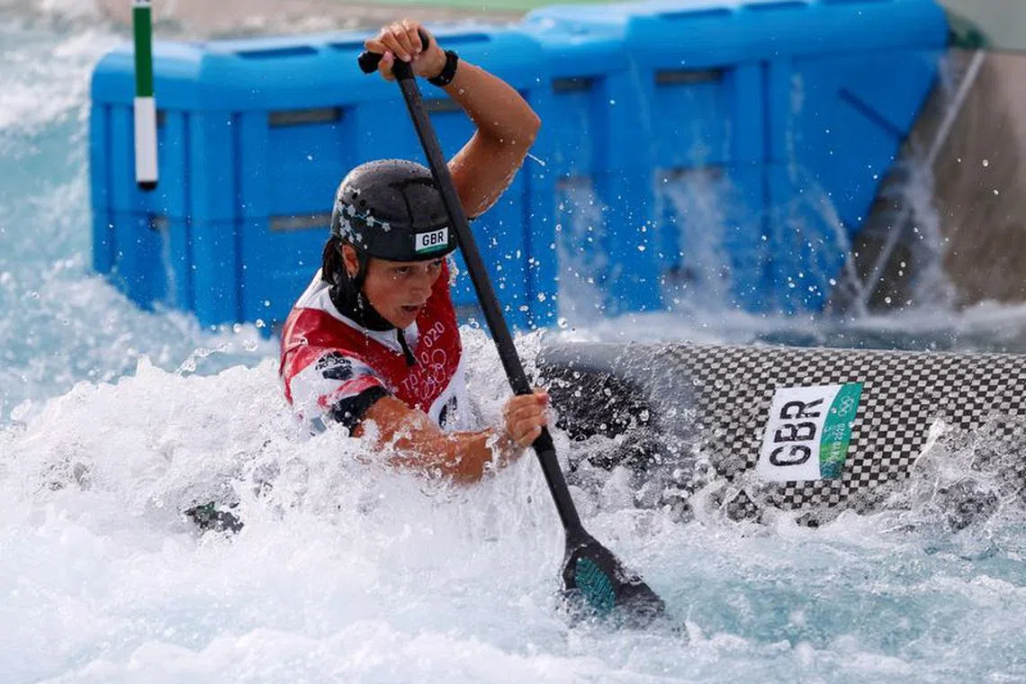 FILE PHOTO: Tokyo 2020 Olympics - Canoe Slalom - Women's C1 - Final - Kasai Canoe Slalom Centre, Tokyo, Japan - July 29, 2021. Mallory Franklin of Britain in action REUTERS/Stoyan Nenov/File Photo