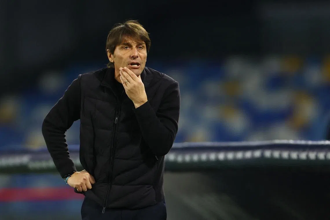 Soccer Football - Serie A - Napoli v Fiorentina - Stadio Diego Armando Maradona, Naples, Italy - January 31, 2026 Napoli coach Antonio Conte reacts REUTERS/Ciro De Luca