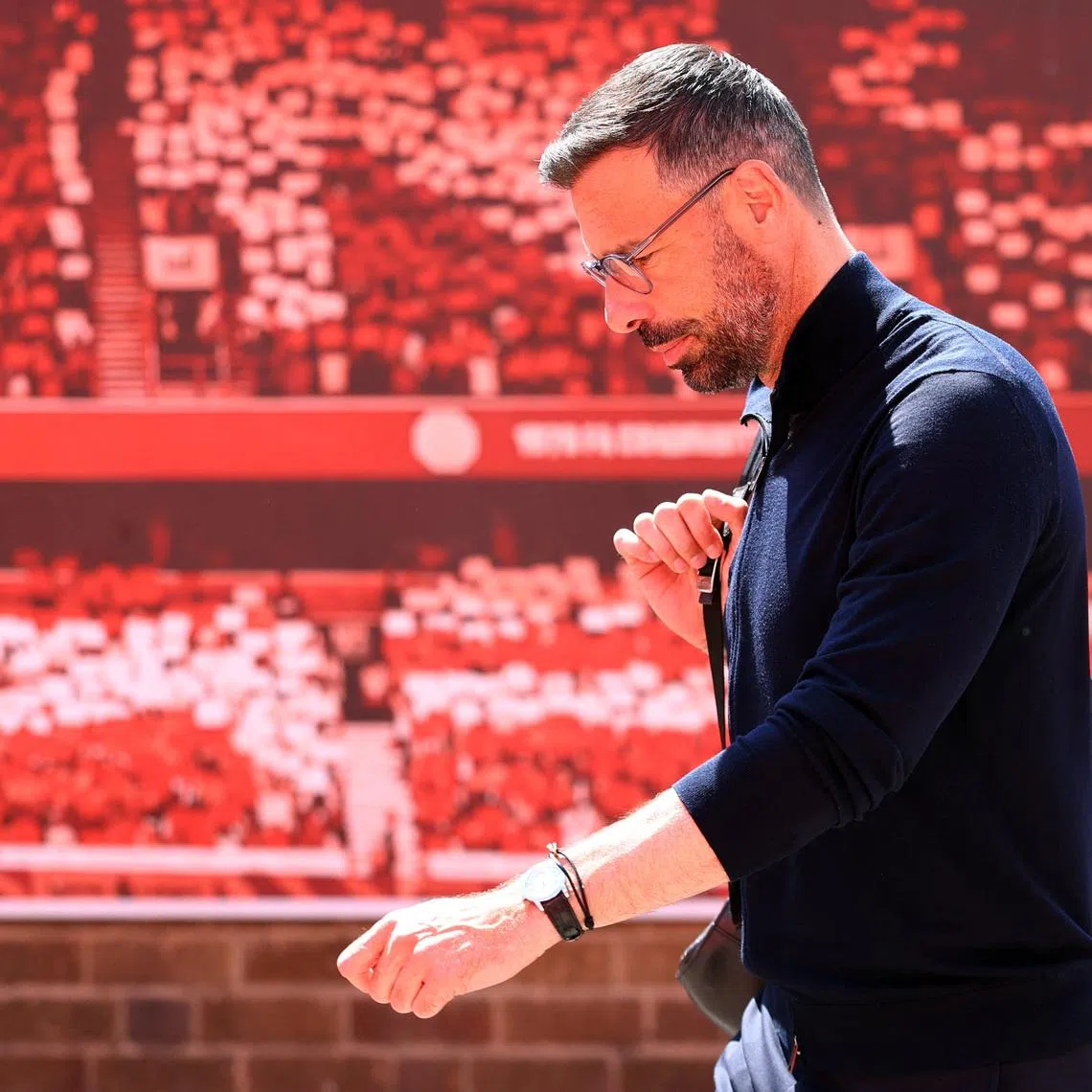 Soccer Football - Premier League - Nottingham Forest v Leicester City - The City Ground, Nottingham, Britain - May 11, 2025 Leicester City manager Ruud van Nistelrooy on the pitch before the match Action Images via Reuters/Andrew Boyers