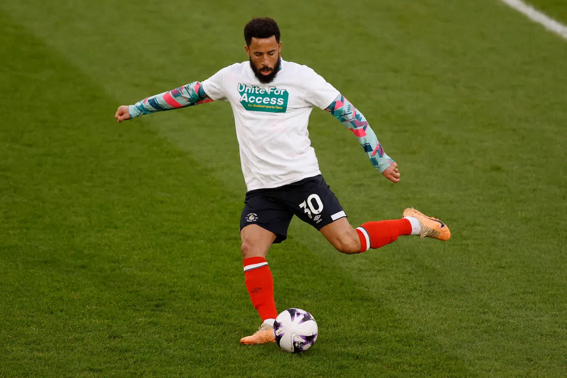 Andros Townsend hit by pitch roller while warming up in Thai league