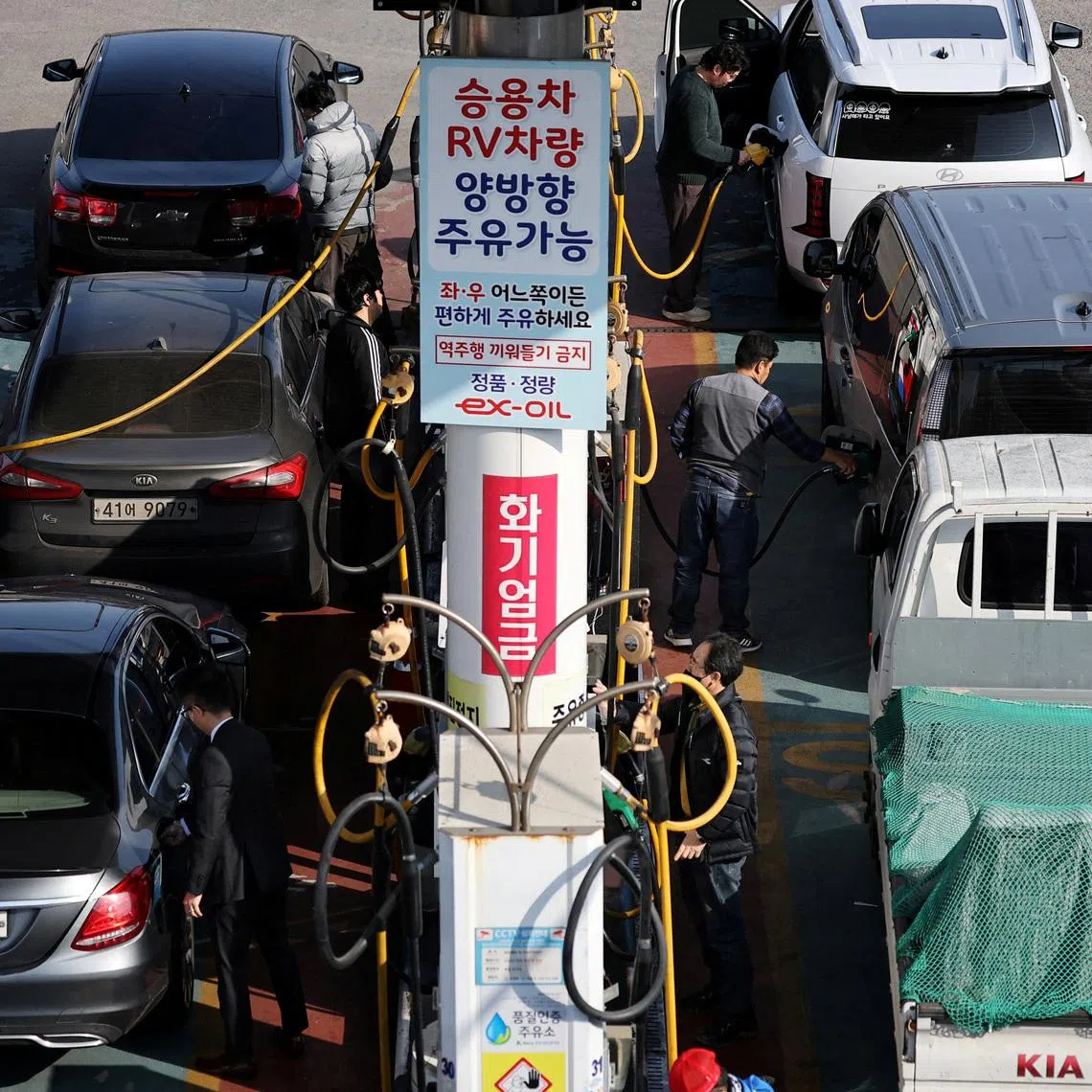The prosecutors alleged that pricing managers at HD Hyundai Oilbank and SK Energy colluded on prices for their petroleum products shortly after the outbreak of the conflict in Iran earlier in 2026, Yonhap said.