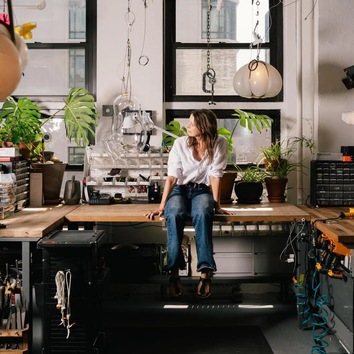 Lindsey Adelman, who makes innovative custom chandeliers for design mavens, is celebrating her studio’s 20th anniversary in her most creative way yet.