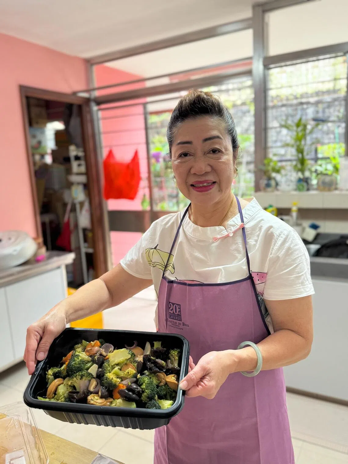 Lim Lean Ee cooks meals that are nutritious, packed with flavour and easy for the hospice patients to chew.