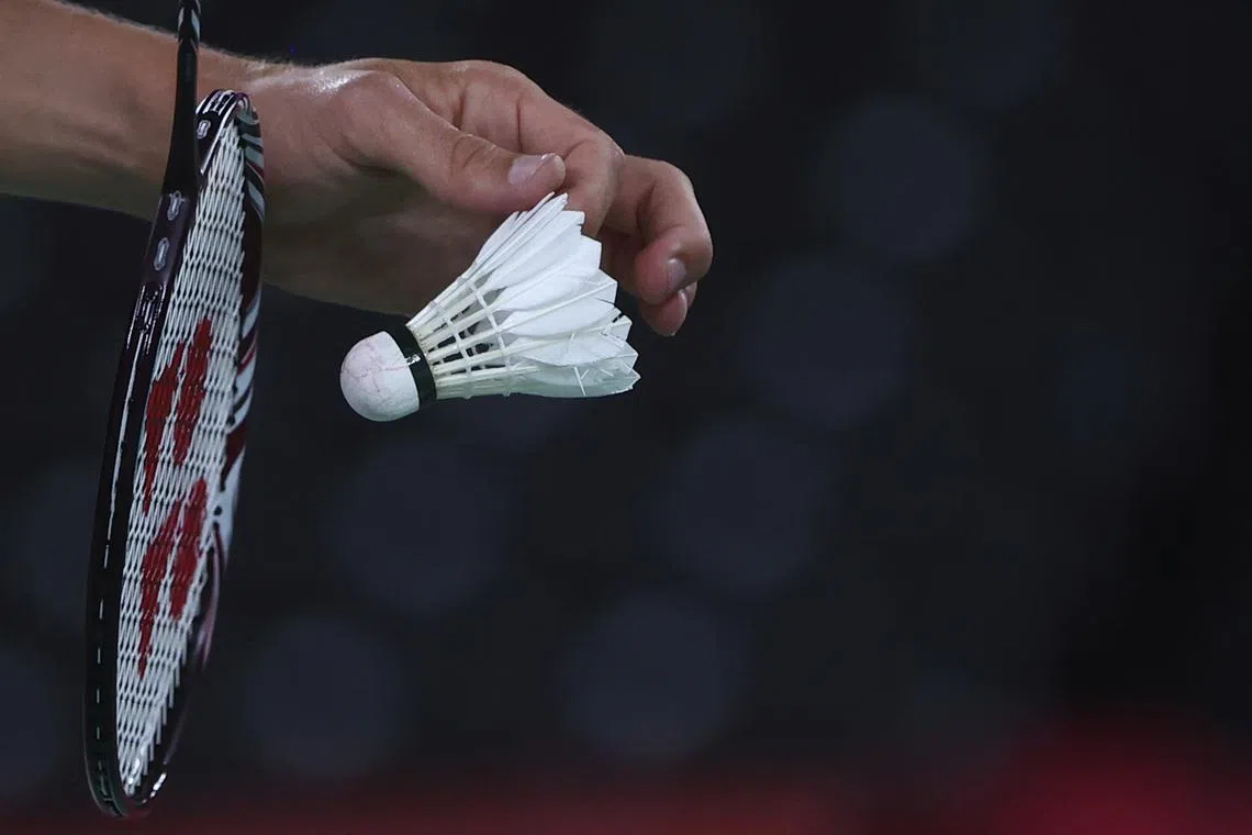 FILE PHOTO: Tokyo 2020 Olympics - Badminton - Men's Singles - Quarterfinal - MFS - Musashino Forest Sport Plaza, Tokyo, Japan – July 31, 2021. Viktor Axelsen of Denmark prepares to serve during the match against Shi Yuqi of China. REUTERS/Leonhard Foeger/File Photo