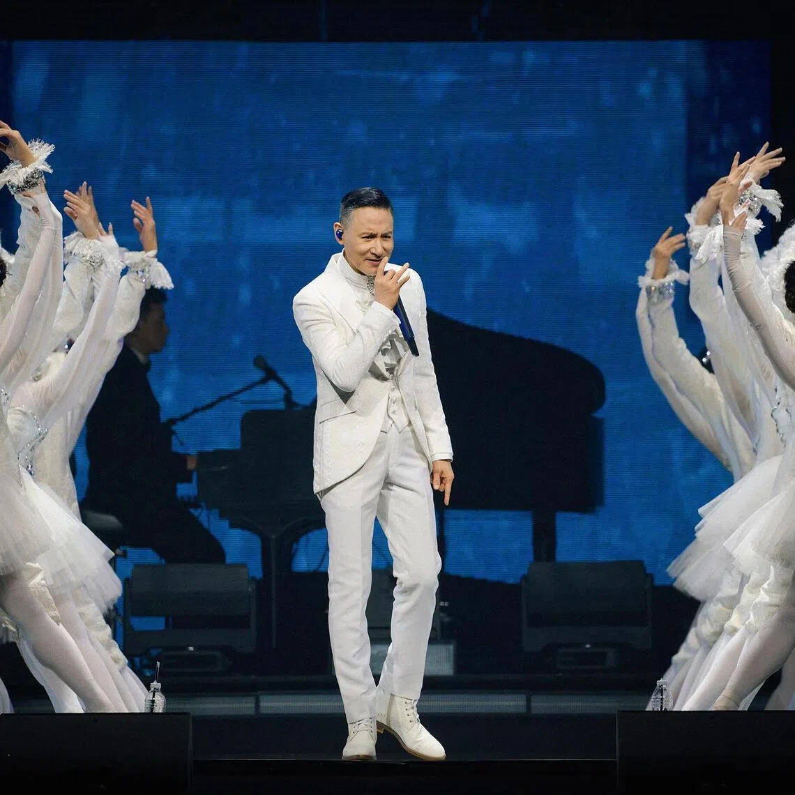 Hong Kong superstar Jacky Cheung returned to the Singapore Indoor Stadium with six shows as part of his 10th concert tour.