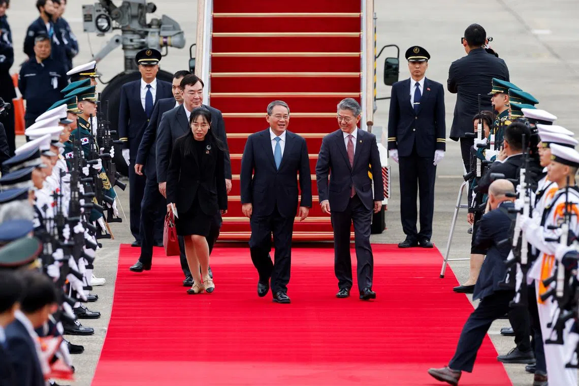 Chinese Premier Li Qiang arrives to attend the trilateral summit with his South Korean and Japanese counterparts  in Seoul, South Korea, May 26, 2024. REUTERS/Kim Soo-hyeon