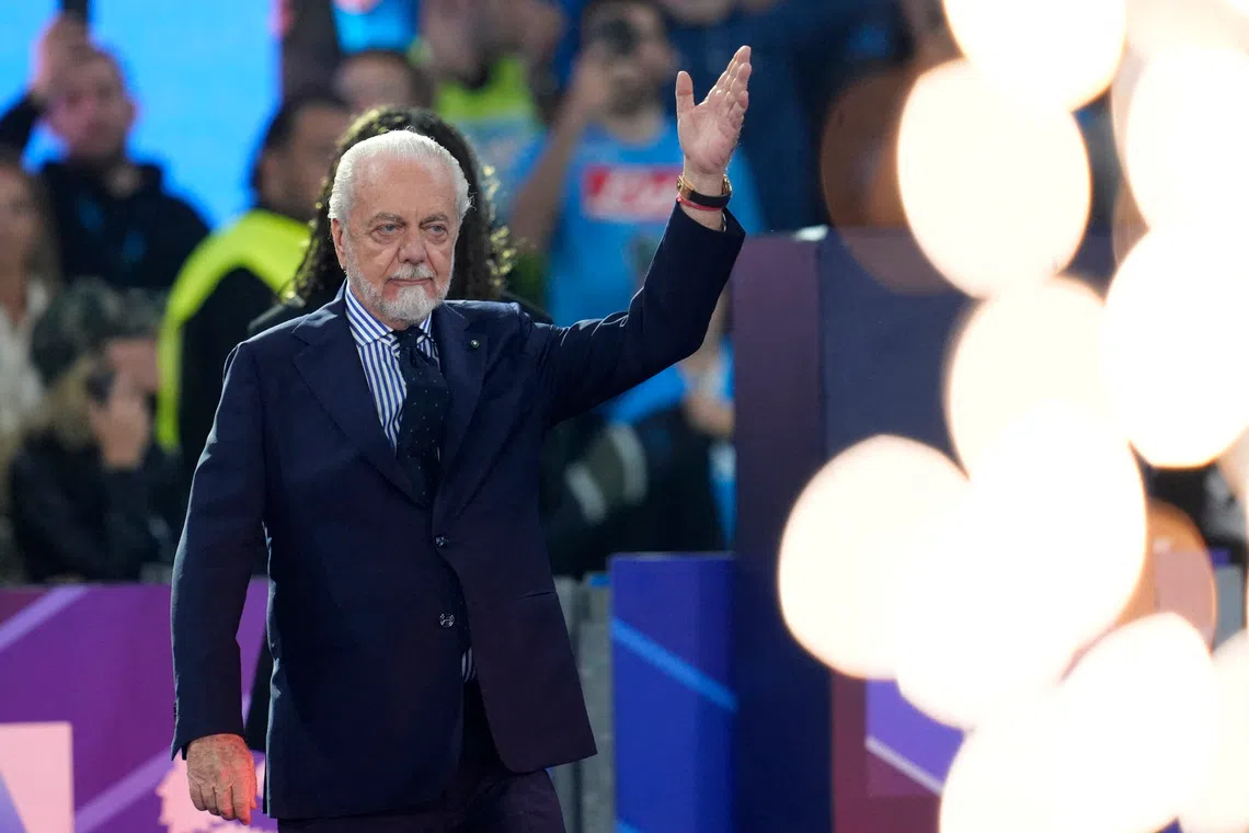 Soccer Football - Serie A - Napoli v Cagliari - Stadio Diego Armando Maradona, Naples, Italy - May 23, 2025 Napoli president Aurelio De Laurentiis celebrates after winning Serie A REUTERS/Matteo Ciambelli