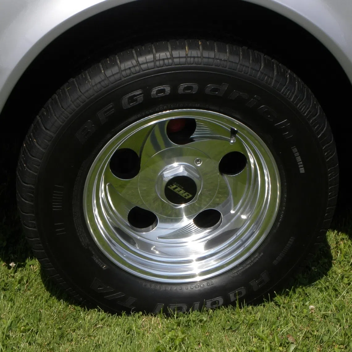 Tyre repair kits usually include an electric air pump that can inflate a flat tyre.