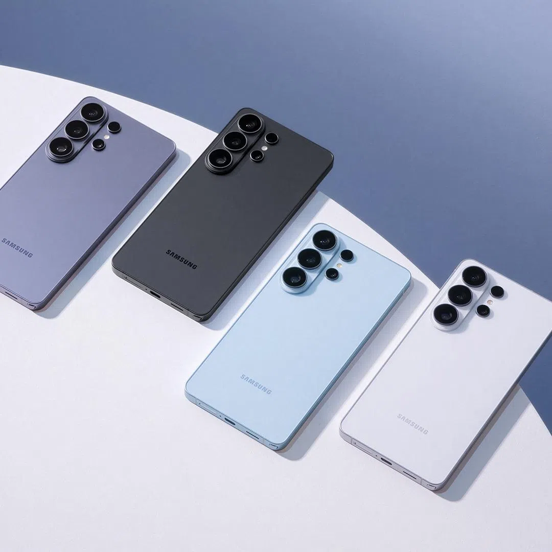 From its intelligent privacy display to its advanced camera hardware, the Galaxy S26 Ultra is designed to make everyday tasks, such as messaging and photography, more seamless. 