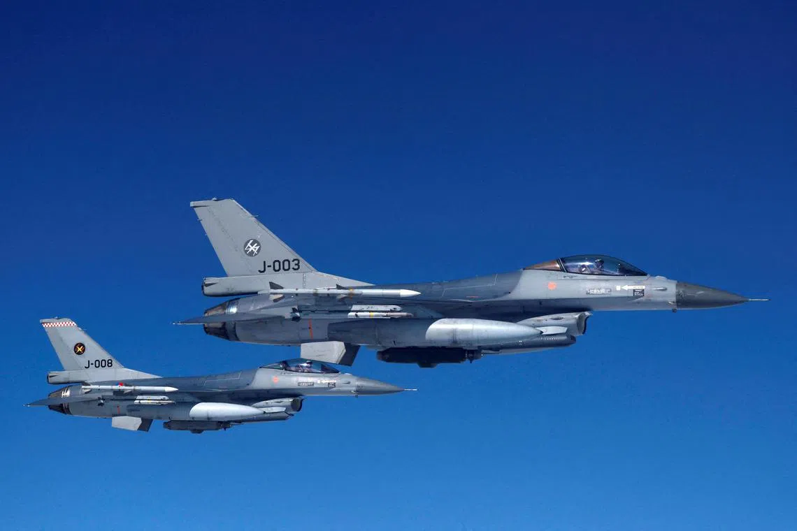 In total, the Netherlands will make 12 to 18 F-16s available for training purposes.