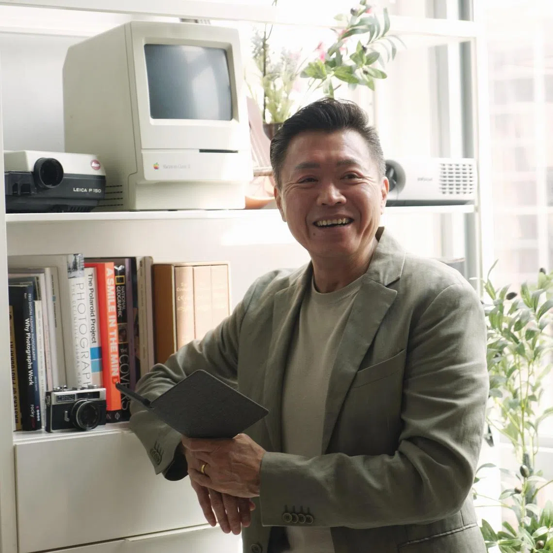 Lim Tian Wee enjoys reading e-books.