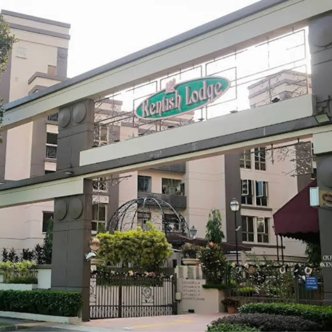 E-vaporisers and suspected drug paraphernalia were also found at the scene.