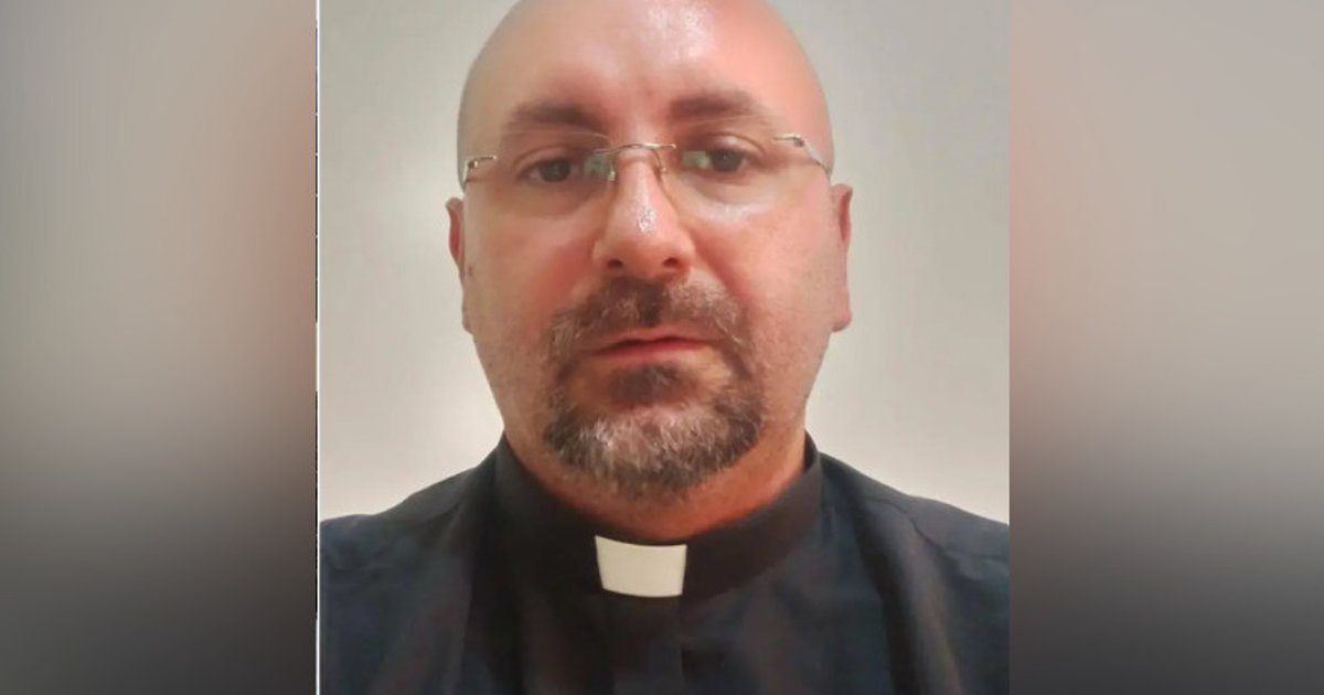 Ecuador priest urges flock to cherish life, before being fatally struck by falling crucifix