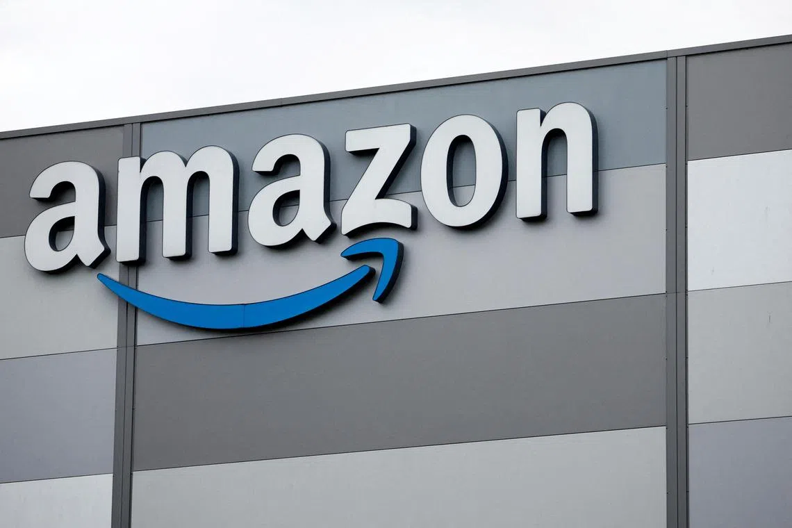  Amazon.com Inc. warned investors that it could face capacity constraints in its cloud computing.