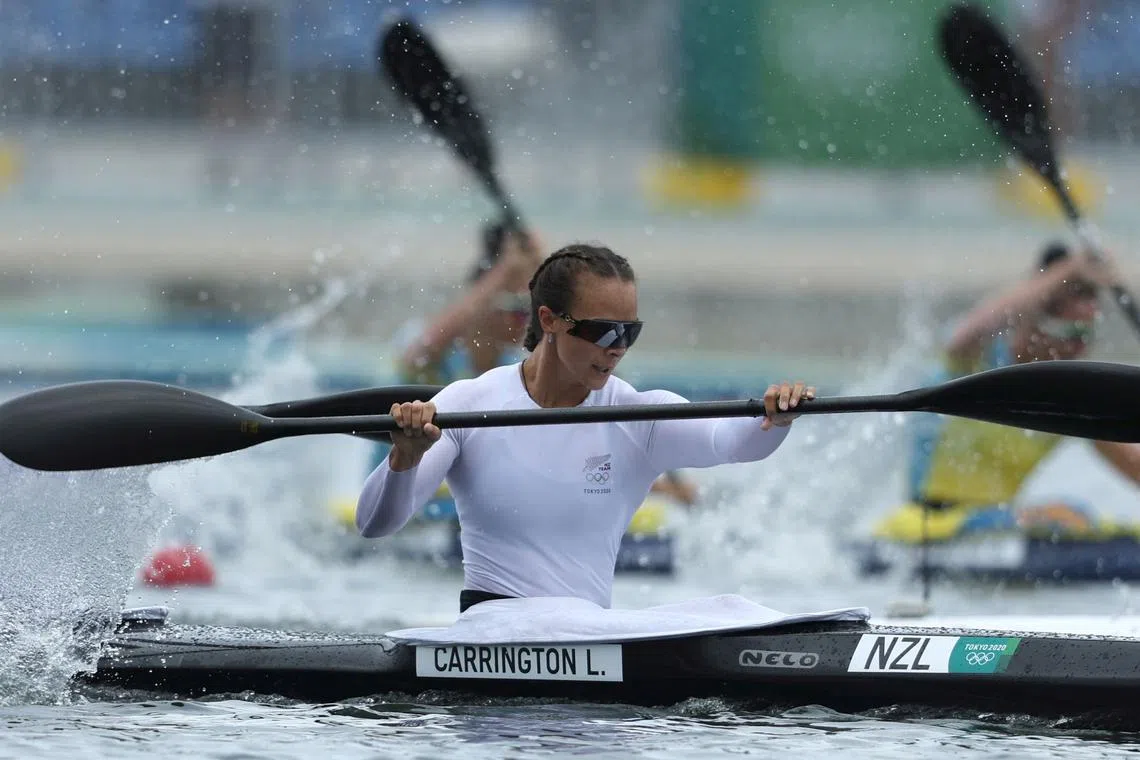 FILE PHOTO: Tokyo 2020 Olympics - Canoe Sprint - Women's K4 500m - Semifinal 2 - Sea Forest Waterway, Tokyo, Japan – August 7, 2021. Lisa Carrington of New Zealand in action REUTERS/Alkis Konstantinidis