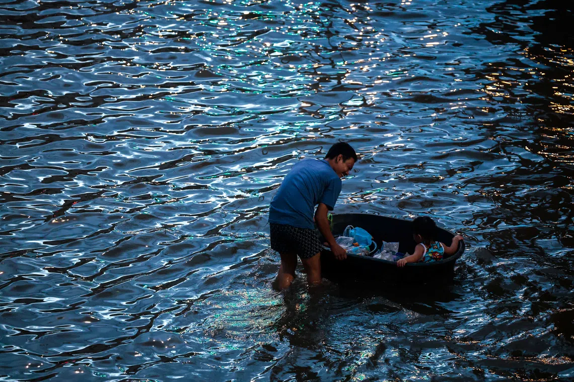 Thailand expects to clear Bangkok floodwater in two to three days, government says