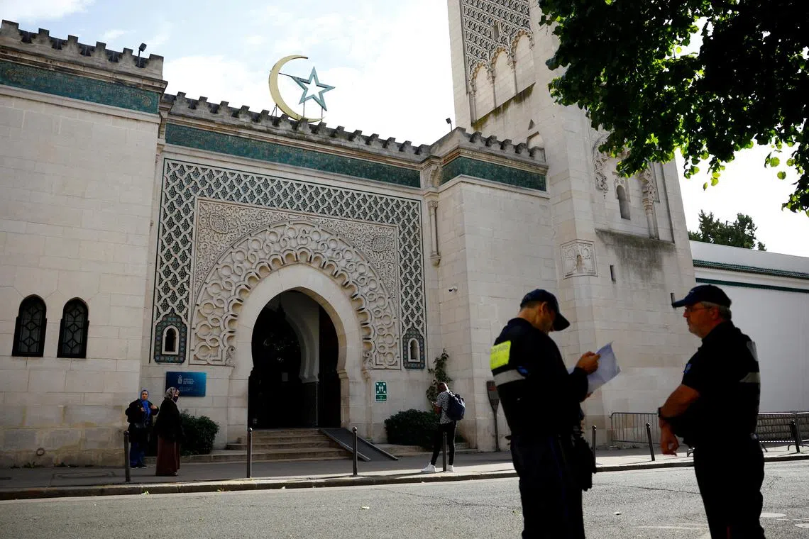 Government-commissioned report says Muslim Brotherhood posing threat to French unity