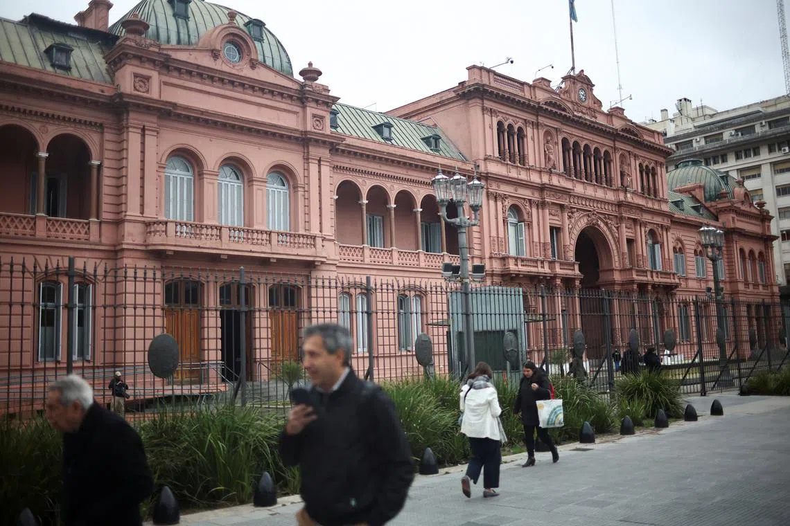 Argentina blocks media access to Casa Rosada citing espionage complaint