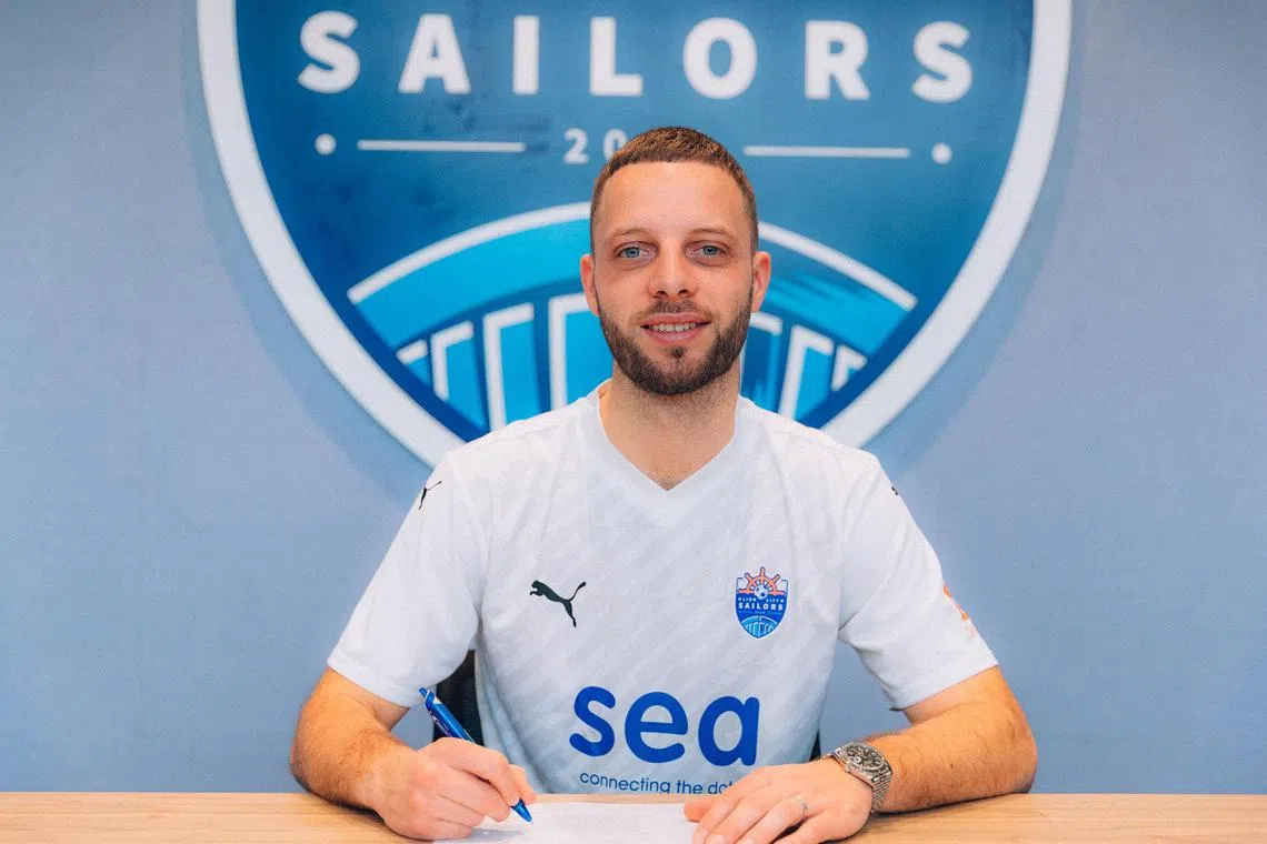 Former Dutch international Bart Ramselaar signs for the Lion City Sailors.