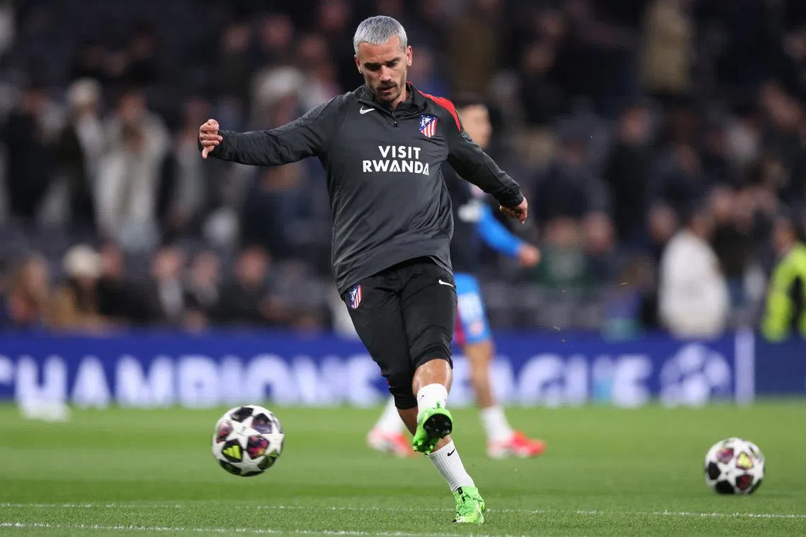 Soccer Football - UEFA Champions League - Round 16 - Second Leg - Tottenham Hotspur v Atletico Madrid - Tottenham Hotspur Stadium, London, Britain - March 18, 2026 Atletico Madrid's Antoine Griezmann during the warm up before the match REUTERS/David Klein