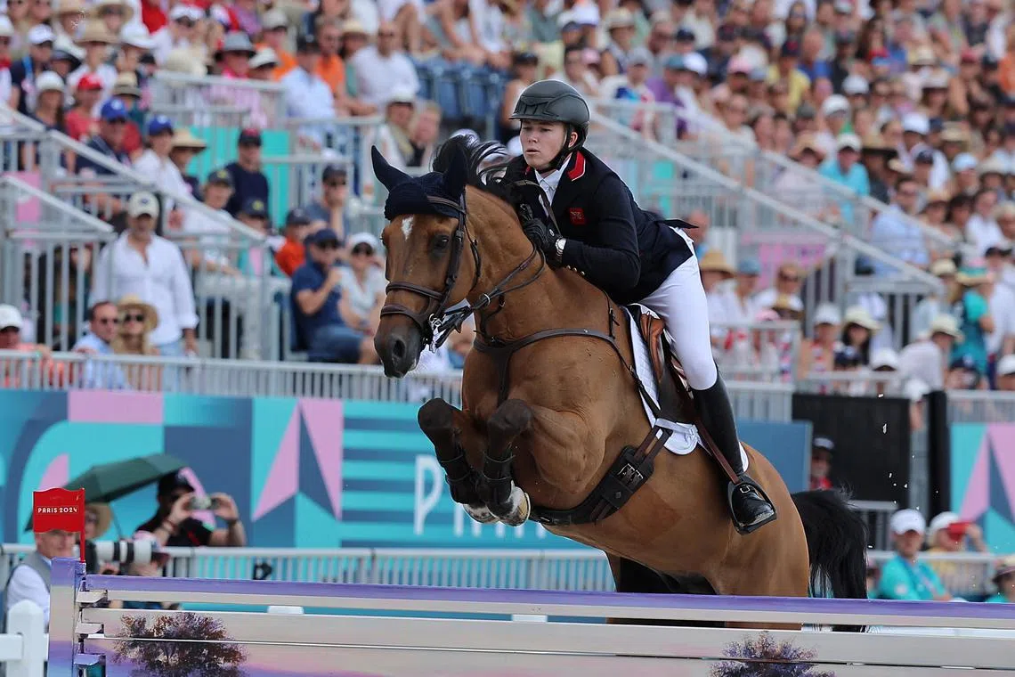 Paris 2024 Olympics - Equestrian - Jumping Team Final - Chateau de Versailles, Versailles, France - August 02, 2024. Harry Charles of Britain riding Romeo 88 in action. REUTERS/Zohra Bensemra