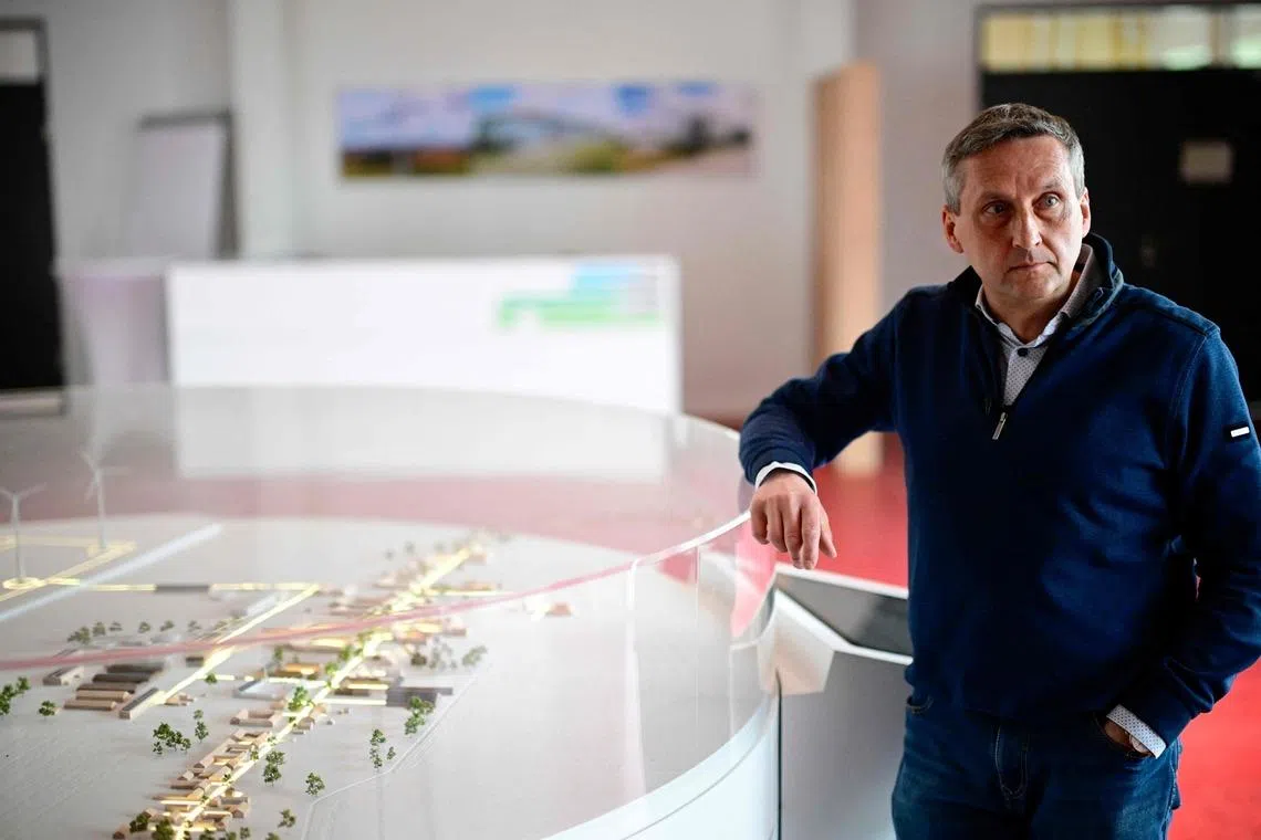 Former mayor of Feldheim Michael Knape said the municipality saves several hundred thousand euros a year by doing without fossil fuels.