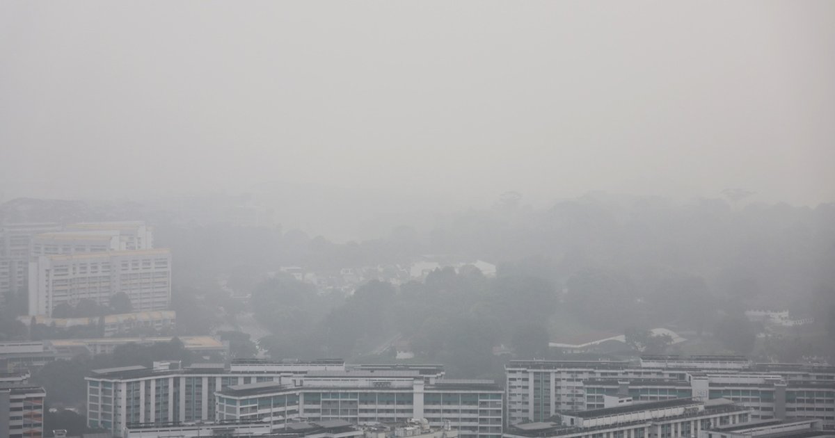 Why is Singapore experiencing severe haze right now?