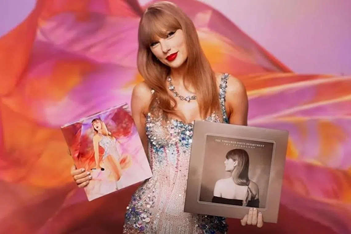 Taylor Swift 写真集 THE ERAS TOUR BOOK Taylor Swift | The Eras Tour Book' Exclusive Photos: Her