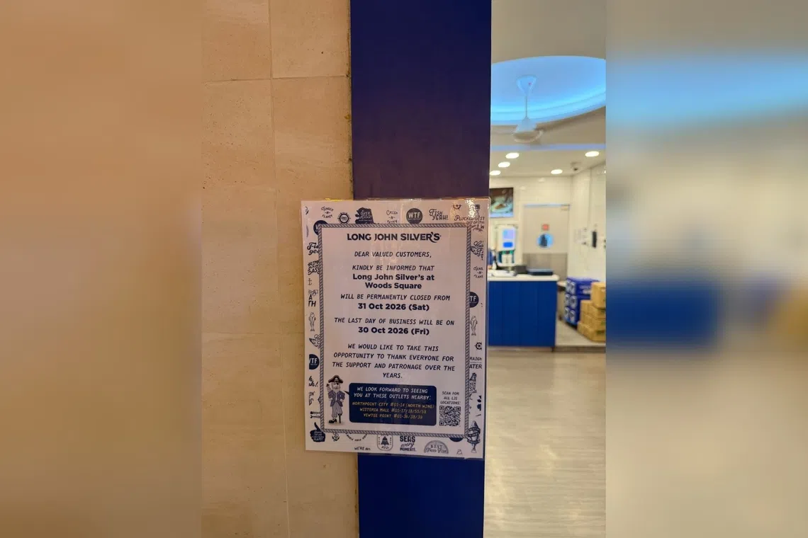 A closure notice spotted at the Woods Square outlet in Woodlands on Oct 23.