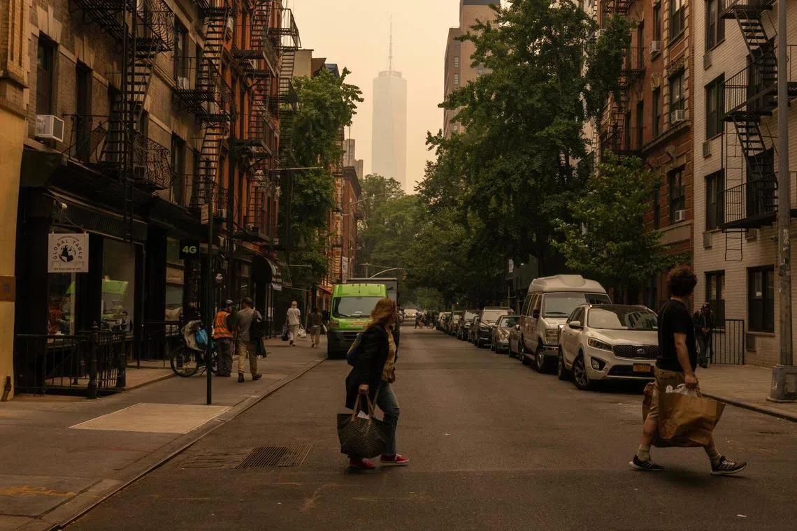 By late Saturday afternoon, New York weather was hazy with a mix of moderate to good air quality.