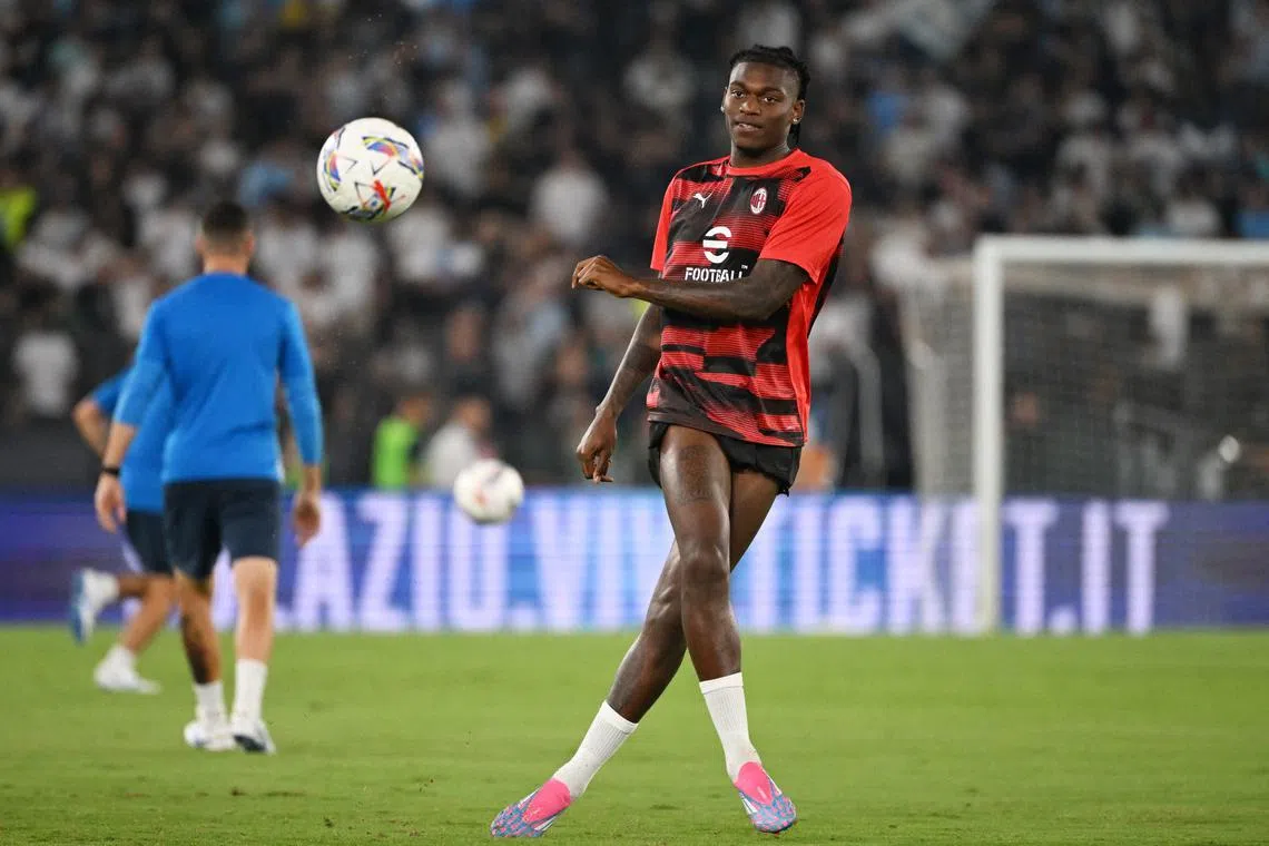 Soccer Football - Serie A - Lazio v AC Milan - Stadio Olimpico, Rome, Italy - August 31, 2024 AC Milan's Rafael Leao during the warm up before the match REUTERS/Alberto Lingria