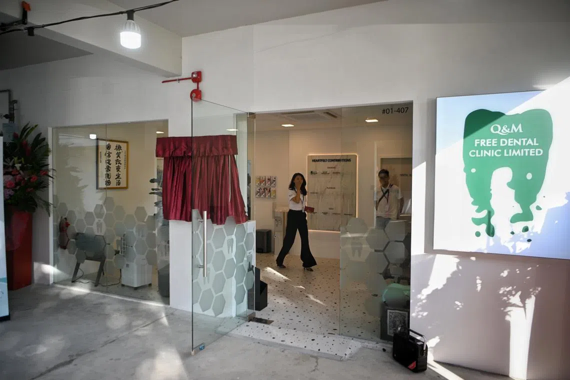 Located at the void deck of Block 26 Chai Chee Road, it is the first free dental clinic in Singapore set up by a private dental group.