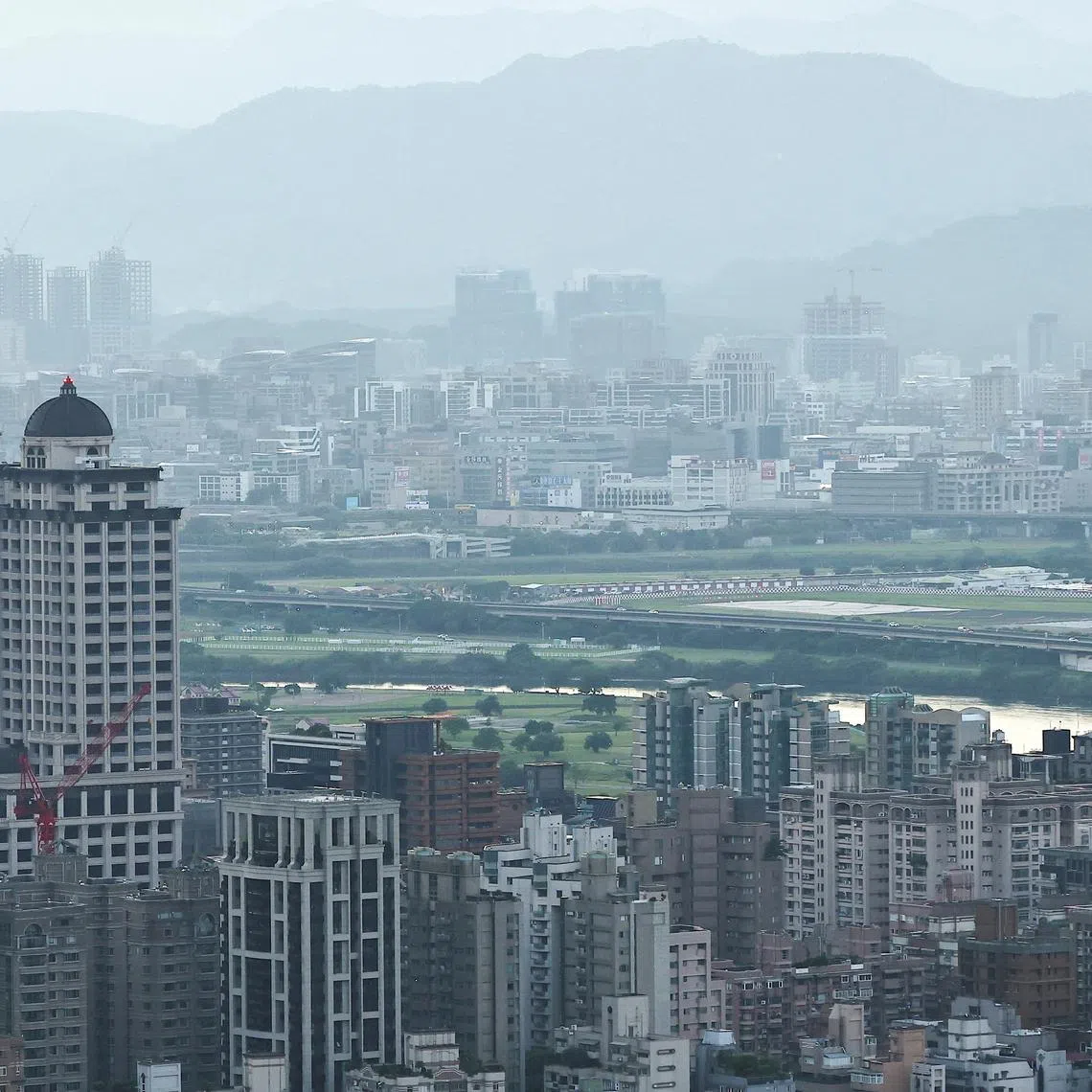 FILE PHOTO: A general view of Taipei skyline during sunrise in Taipei, Taiwan, September 29, 2022. REUTERS/Ann Wang/File Photo