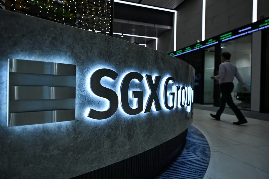 Across the wider Singapore market, gainers outperformed losers 376 to 231, after 1.7 billion securities worth $2.6 billion changed hands.