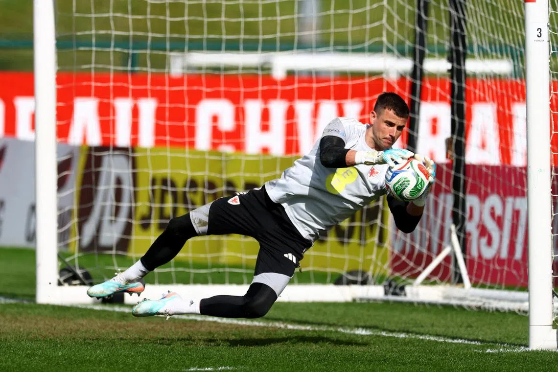 Soccer Football - International Friendly - Wales Training - Vale Resort, Hensol, Wales, Britain - March 30, 2026 Wales' Karl Darlow during training Action Images via Reuters/Matthew Childs