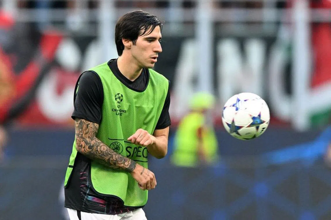 Soccer Football - Champions League - Group F - AC Milan v Newcastle United - San Siro, Milan, Italy - September 19, 2023 Newcastle United's Sandro Tonali during the warm up before the match REUTERS/Daniele Mascolo/File Photo