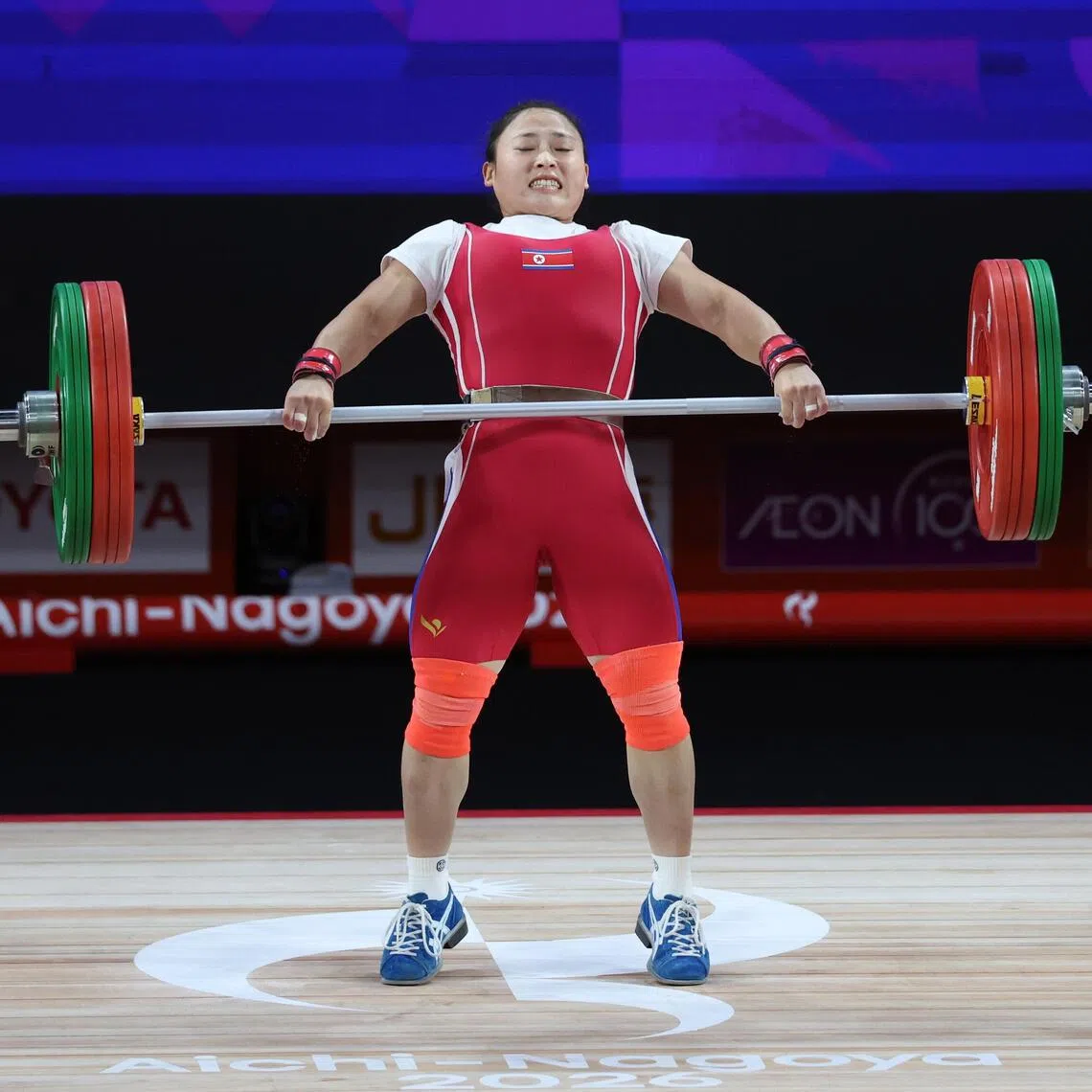 North Korean weightlifter Ri Song-gum hauled 94kg above her head in the opening snatch discipline, 1kg more than the previous world standard mark of 93kg.