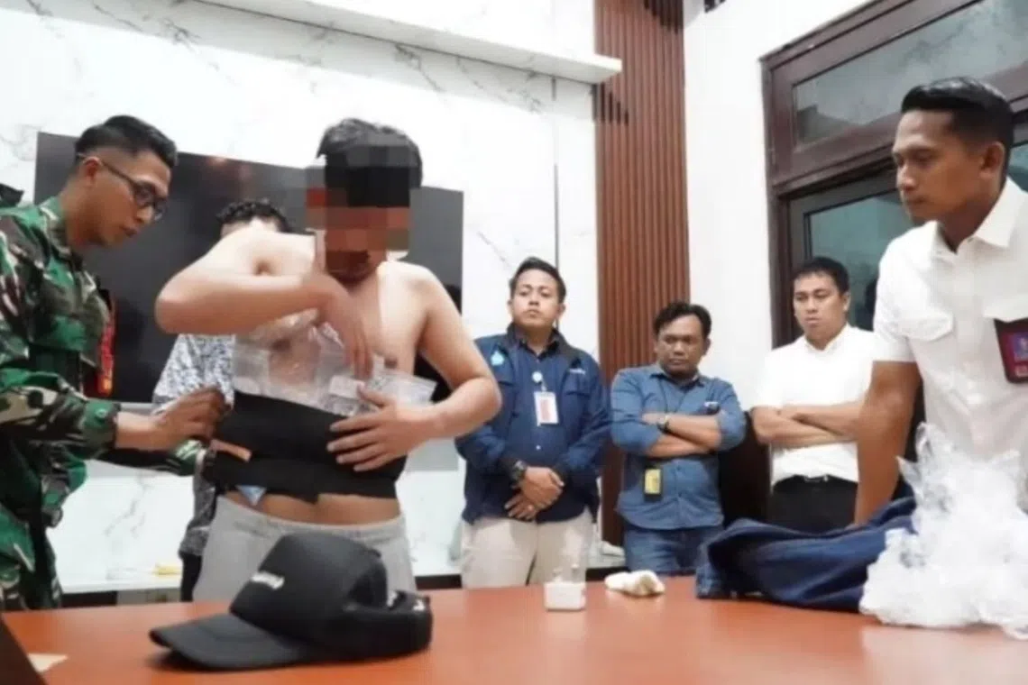 Malaysian nabbed trying to smuggle drugs into Indonesia under corset