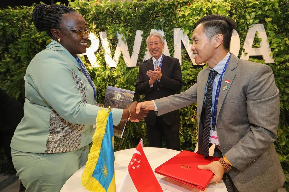 ctnrwanda02 - Jeanne d'Arc Mujawamariya, Minister for Environment, Rwanda (L)
 SM Teo Chee Hean, Keith Tan Kean Loong, Deputy Secretary (Industry), Ministry of Trade and Industry, Singapore (R)

Credit:  MCI