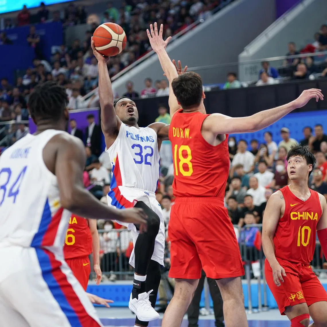 dlbasket05 - Justin Brownlee (No. 32) has been the Philippines' talisman as his late eight-point burst inspires the shock 77-76 win over hosts and defending champions China and sends them to their first Asian Games men's basketball final in 33 years.




Credit: Hangzhou Asian Games