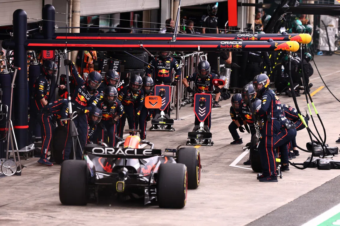 Formula One F1 - Sao Paulo Grand Prix - Autodromo Jose Carlos Pace, Sao Paulo, Brazil - November 9, 2025 Red Bull's Max Verstappen makes a pit stop during the race REUTERS/Jean Carniel/Pool