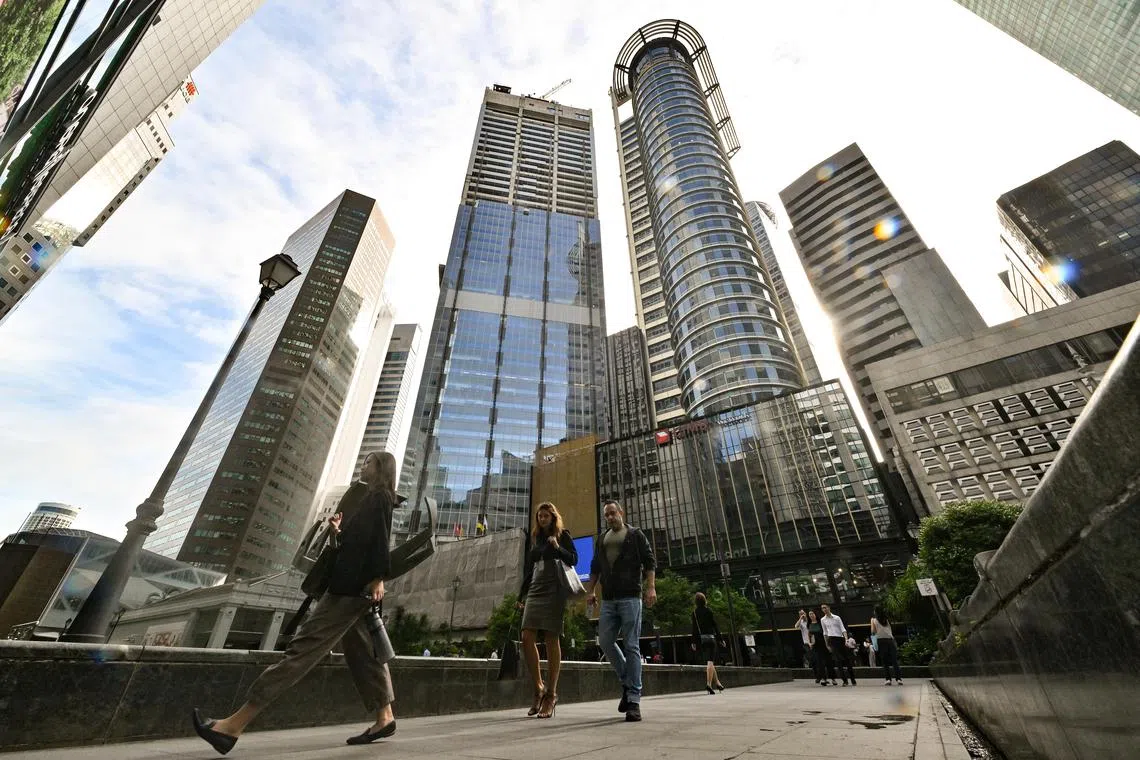 Eight UK firms will expand into Singapore through a global incubator programme.
