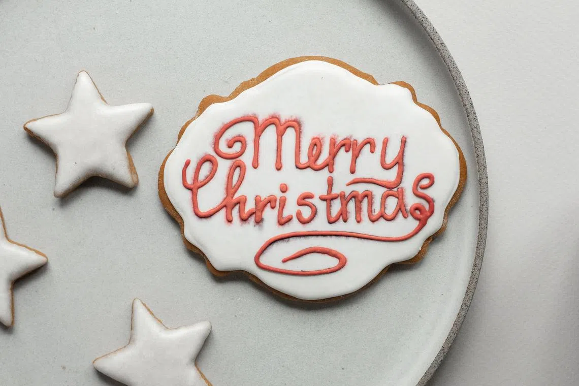 An internal memo from a cake house purportedly told staff not to write Merry Christmas or X’mas on their cakes.